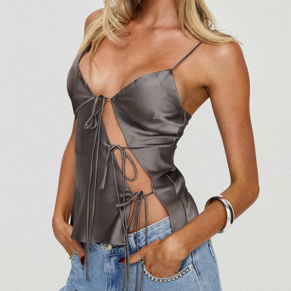 Lioness top